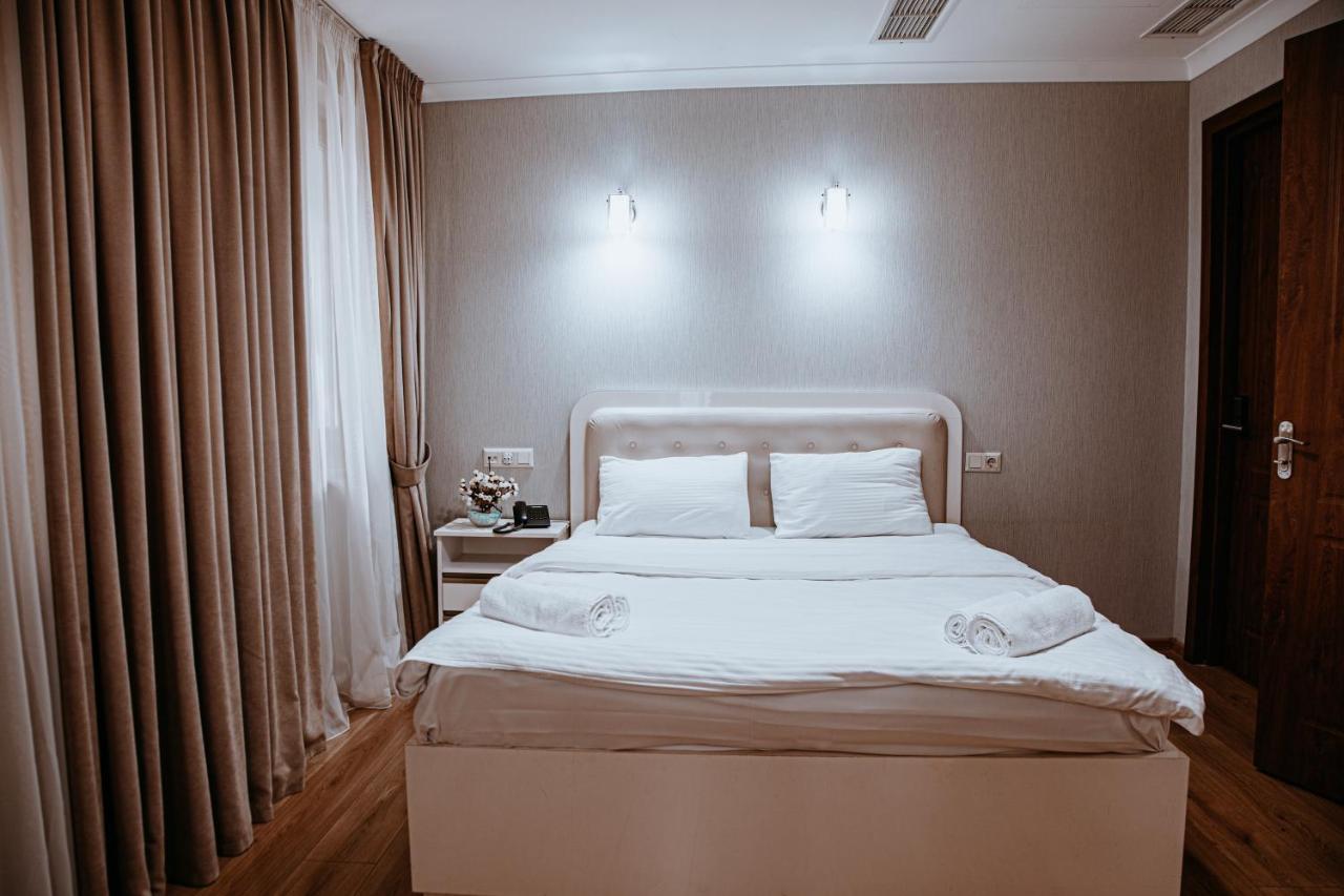 Sama Grand Hotel Тбилиси Экстерьер фото