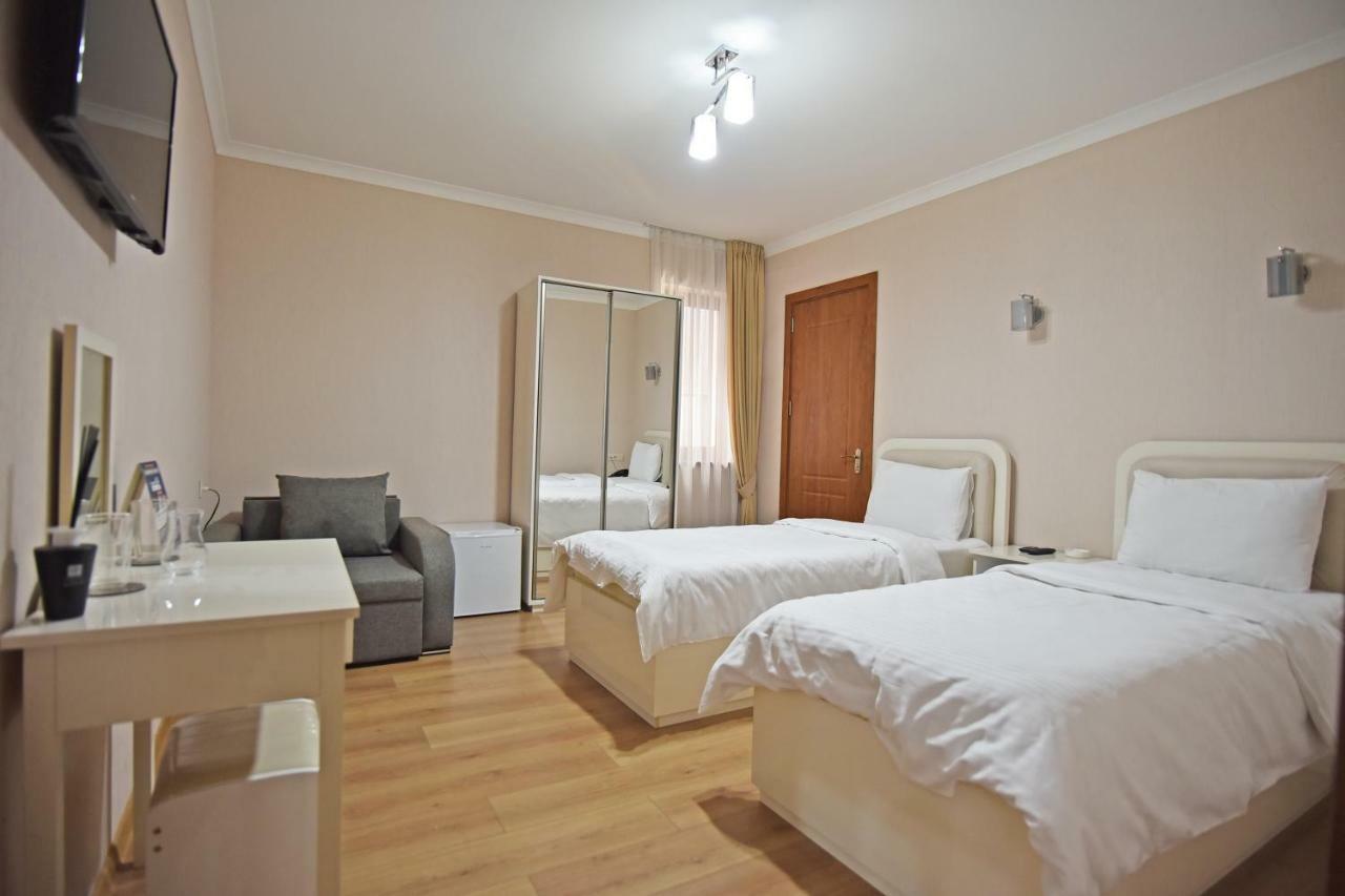 Sama Grand Hotel Тбилиси Экстерьер фото