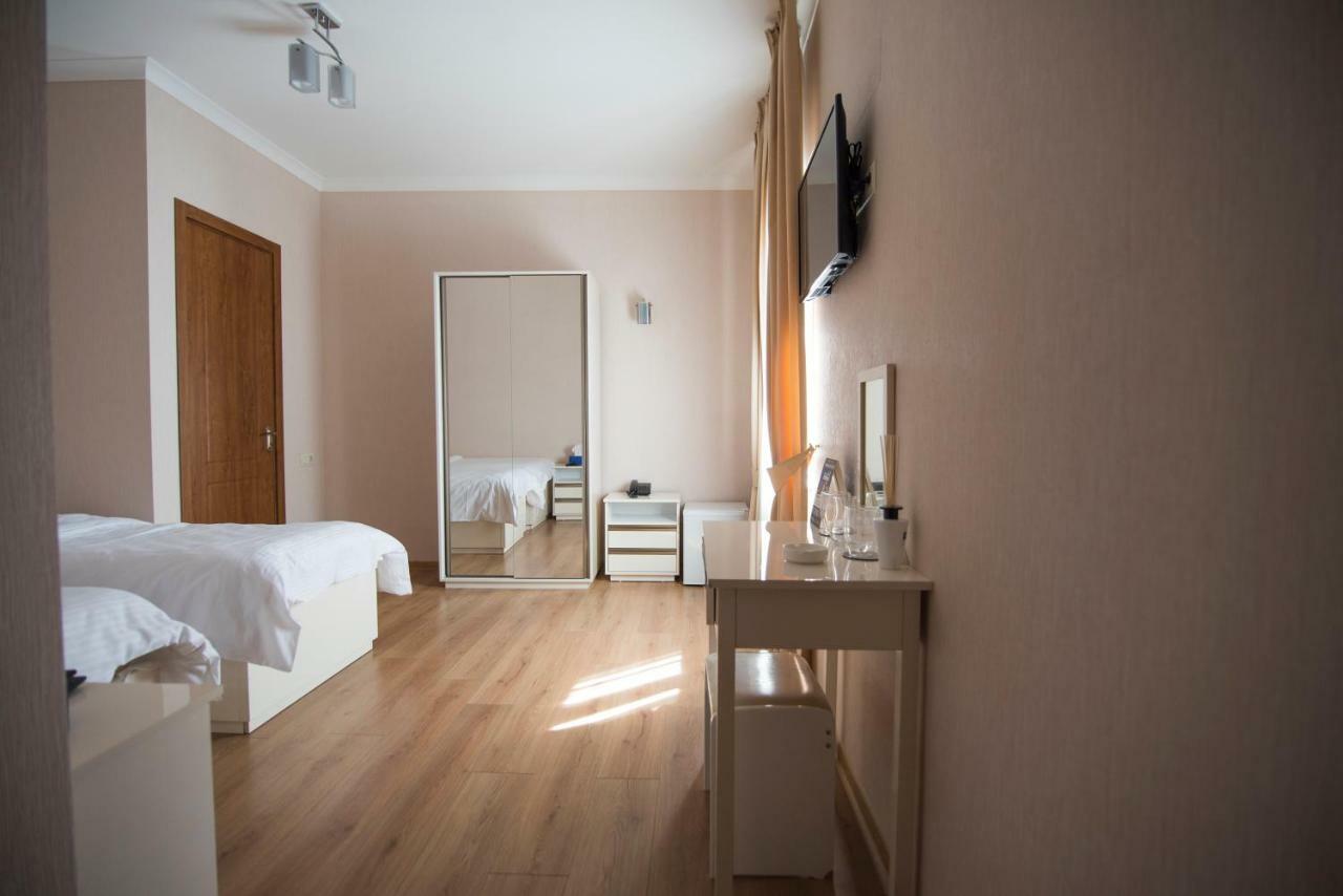 Sama Grand Hotel Тбилиси Экстерьер фото