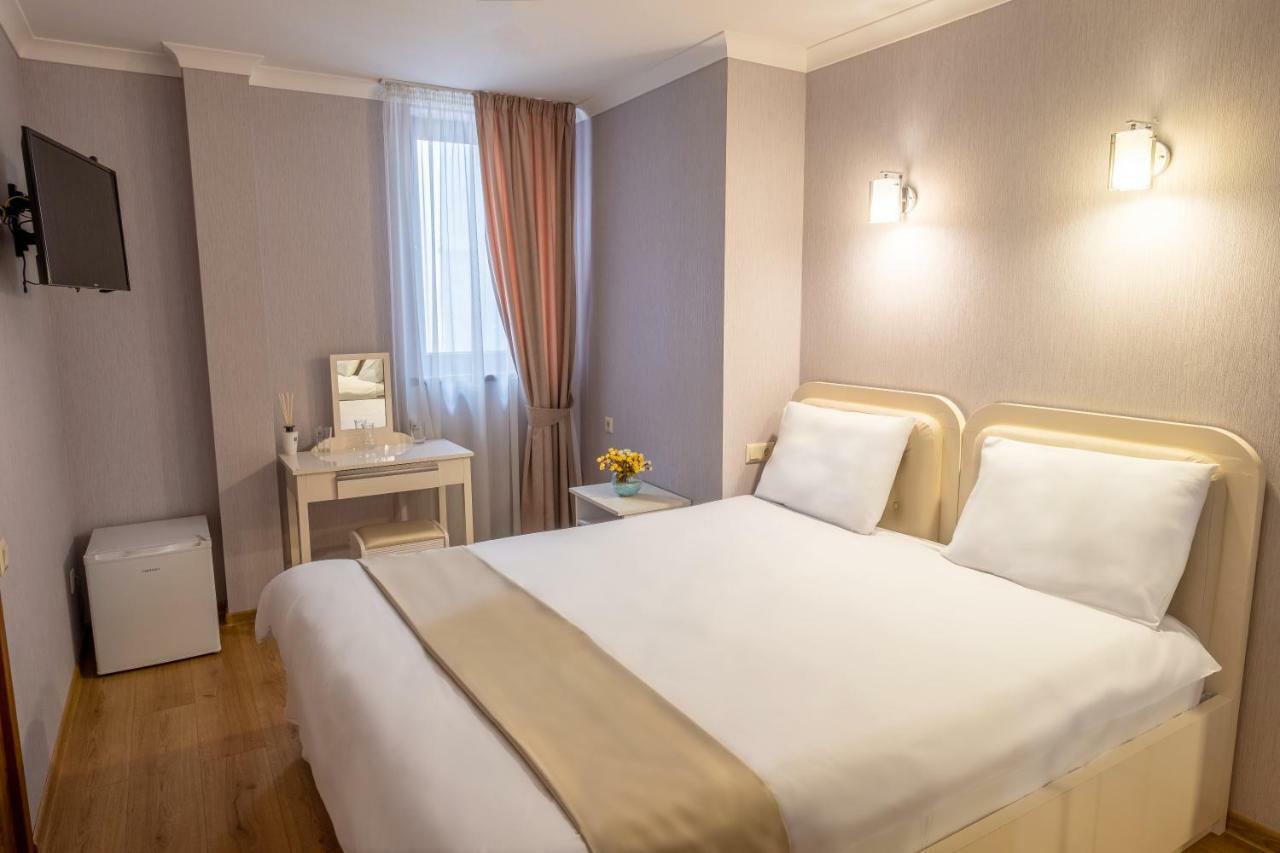 Sama Grand Hotel Тбилиси Экстерьер фото